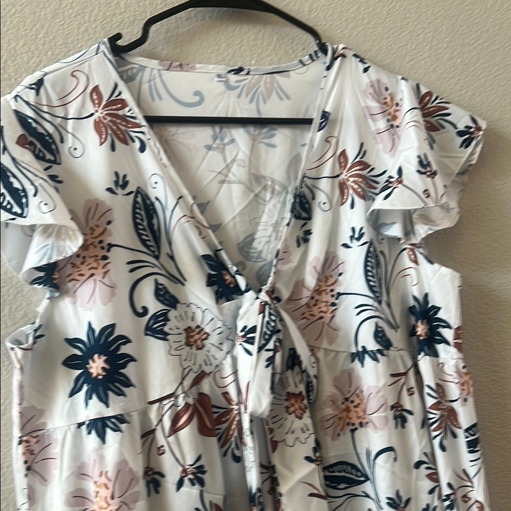 Floral White hi-low Dress size xl EUC - Picture 2 of 6
